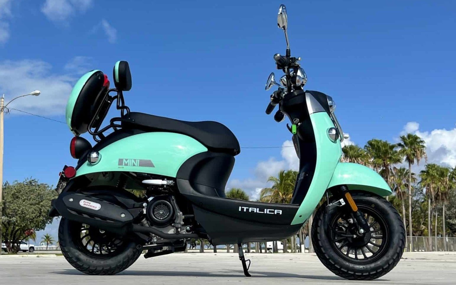 italica-age-50cc-cyan-scooter-rental-right