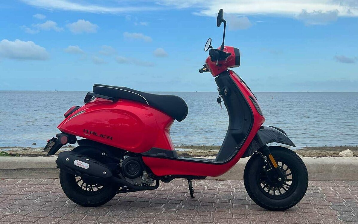 italica-age-50cc-scooter-rental-miami-right