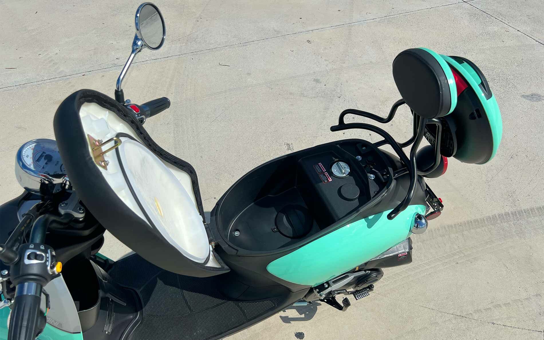 italica-mini-50cc-cyan-scooter-rental-seat-storage