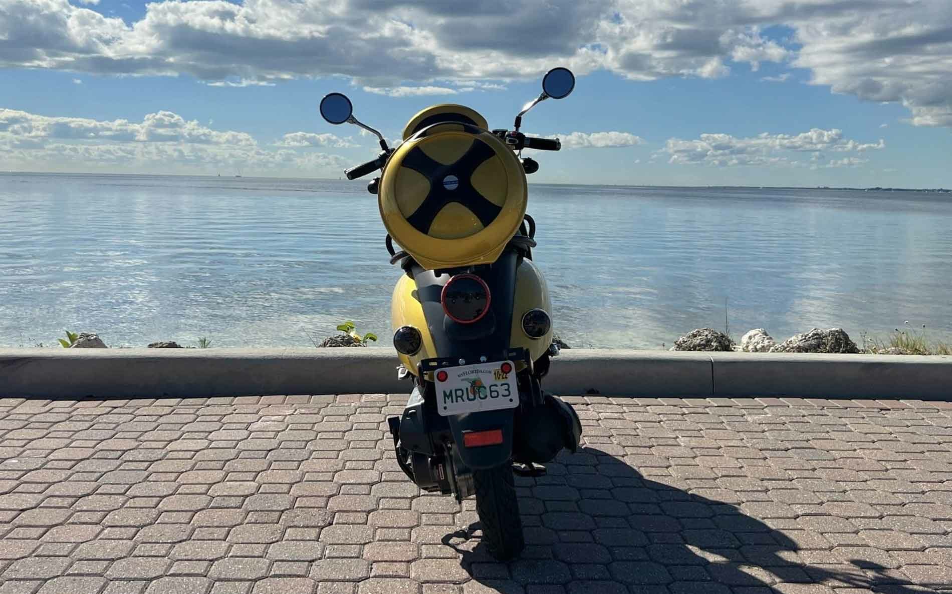 italica-mini-50cc-yellow-scooter-rental-back