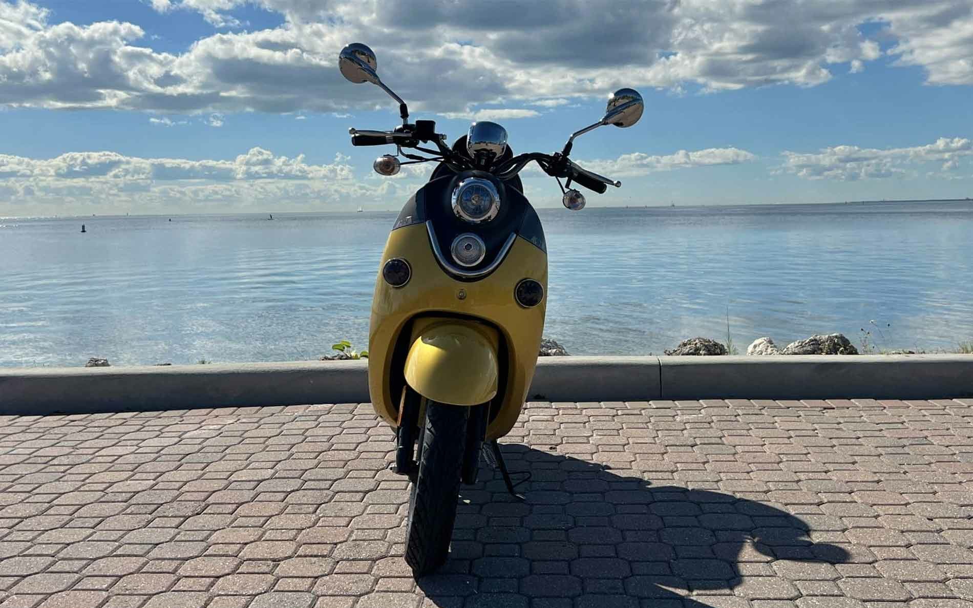 italica-mini-50cc-yellow-scooter-rental-front