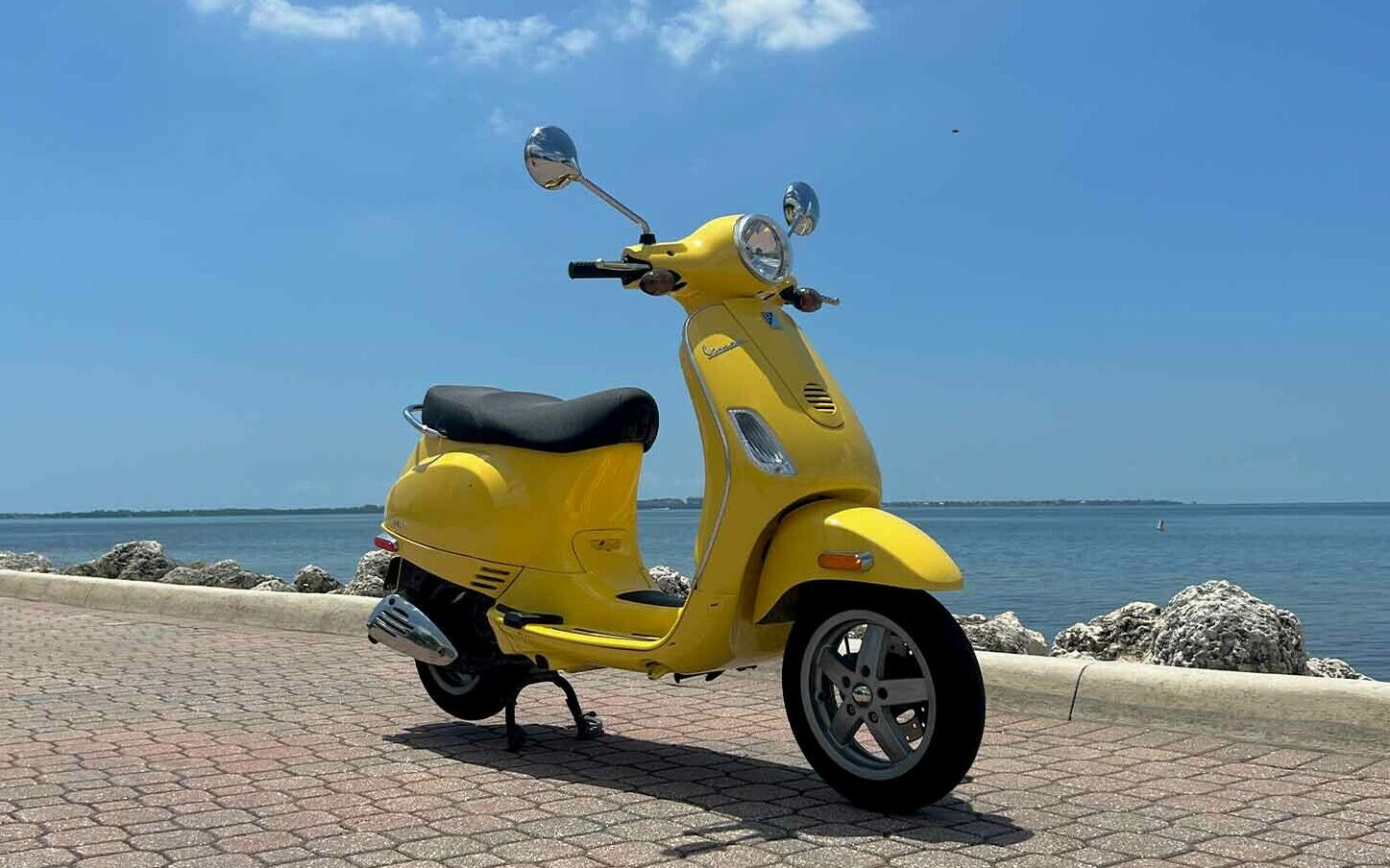 vespa-scooter-rental-lx50-yellow-front-right