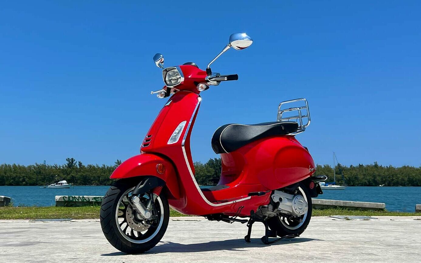 vespa-scooter-rental-sprint50-red-scooter-front-left